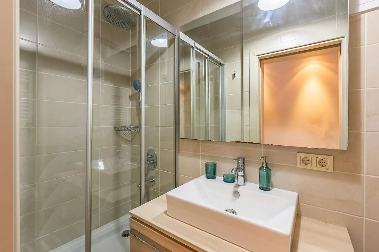 Central Apartment With Bosphorus View In Cihangir Istanbul