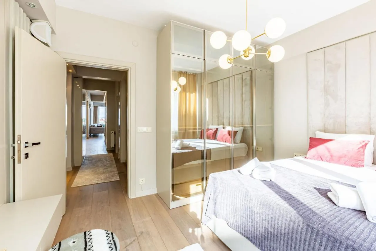 Central Apartment With Bosphorus View In Cihangir Istanbul 0*,